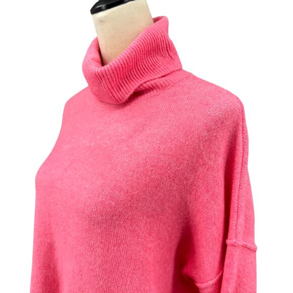 Vince Camuto NWT Bright Pink Plush Knit Oversized Long Sleeve Turtleneck Sweater - Picture 6 of 15